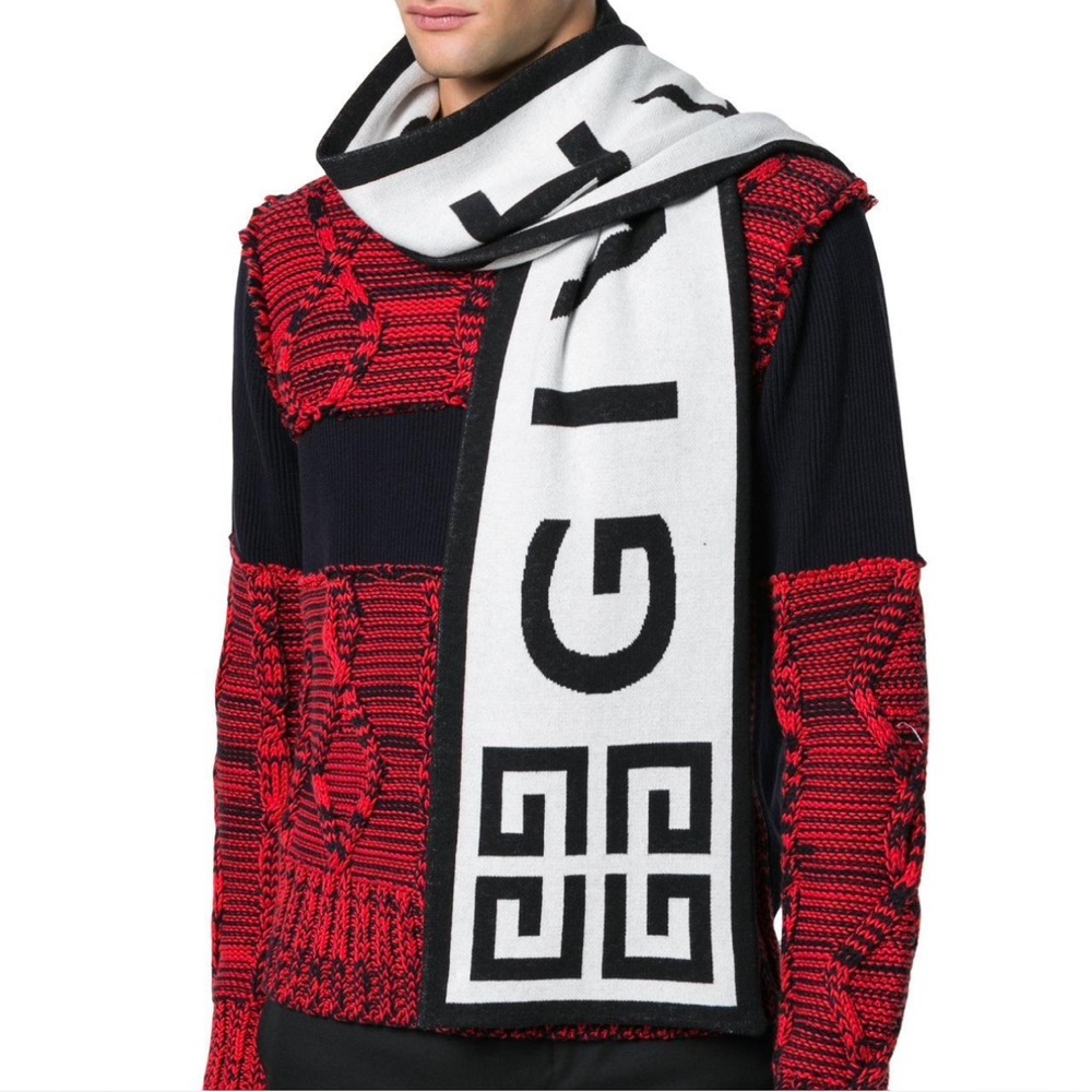 *SOLD Givenchy 4G Logo Scarf White & Black